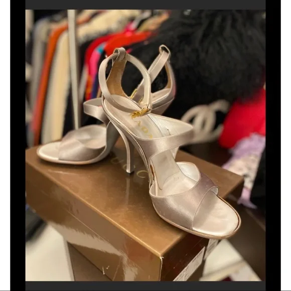 Vintage Prada shoes - Picture 3 of 12